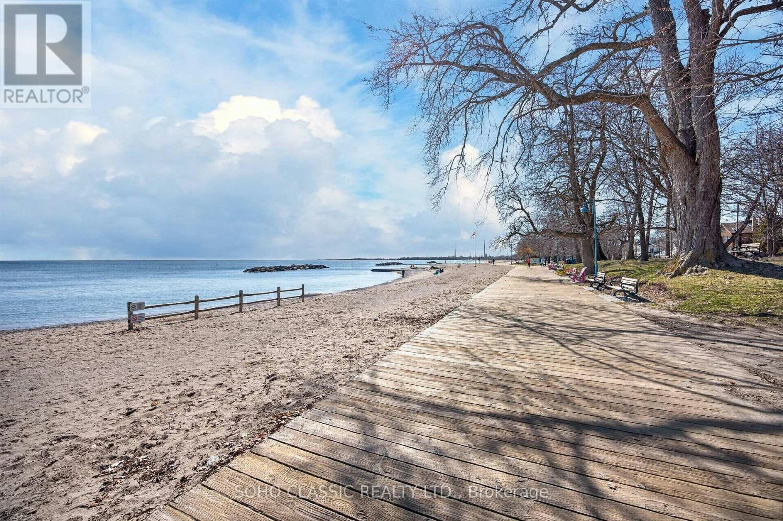 23 Fernwood Park Avenue, Toronto, ON, M4E 3E9 - 10
