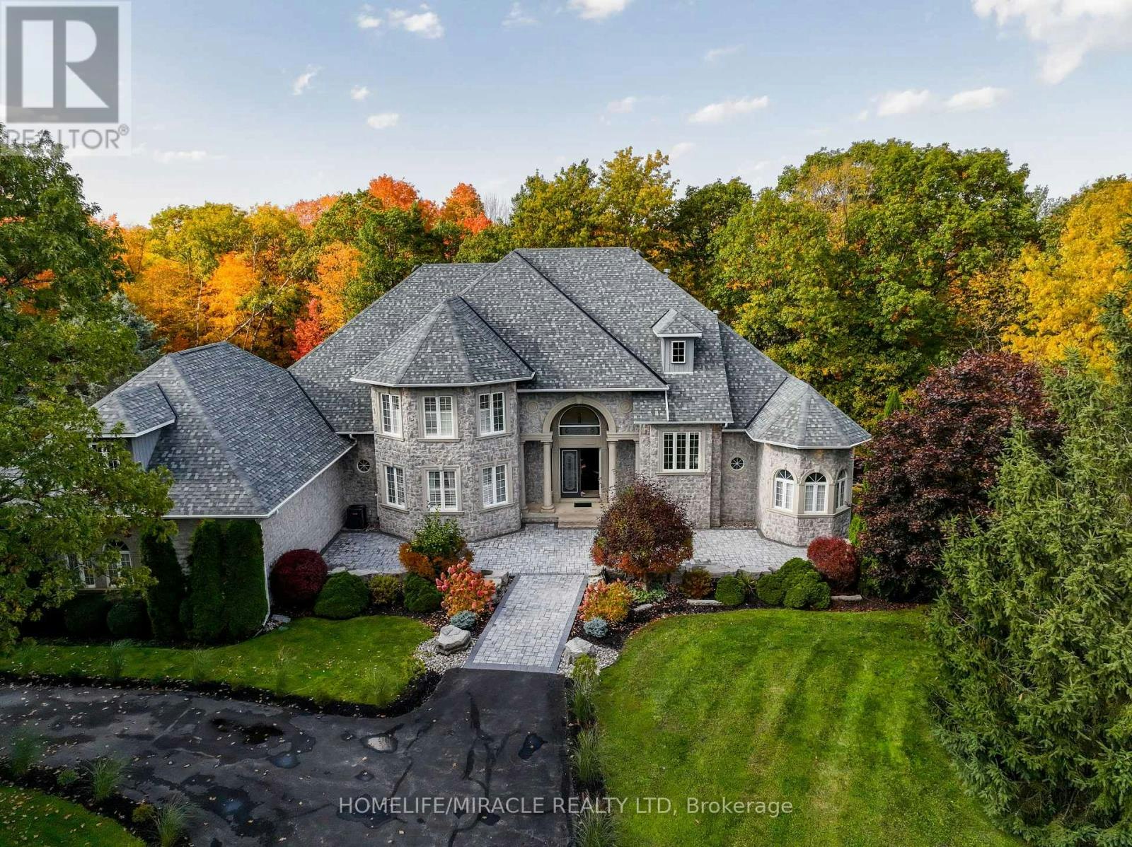 12 Deer Run, Uxbridge, ON, L9P 0K9