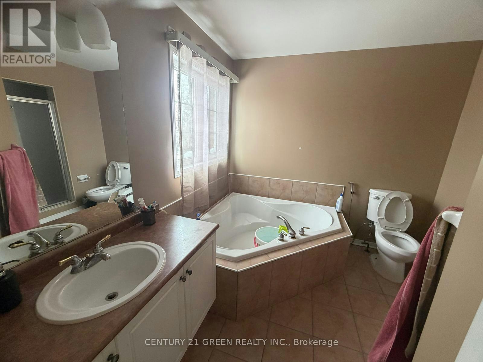 MAIN & 2ND LEVEL-68 Seaside Circle, Brampton, ON, L6R 2G8 - 16