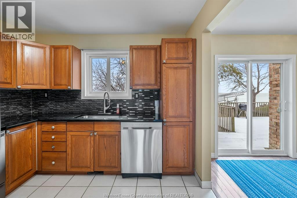 A-5530 St. Clair, Lakeshore, ON, N0R 1N0 - 9