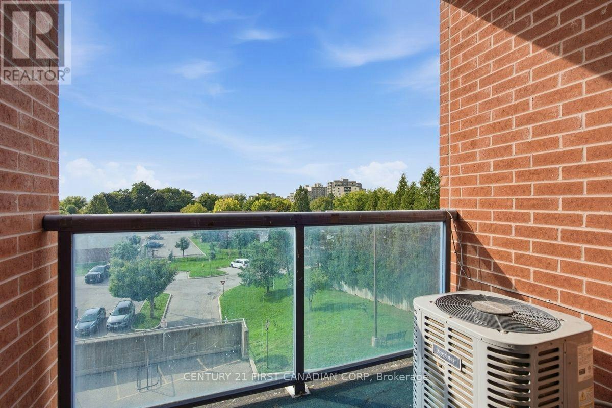 310-30 Chapman Court, London, ON, N6G 4Y4 - 31