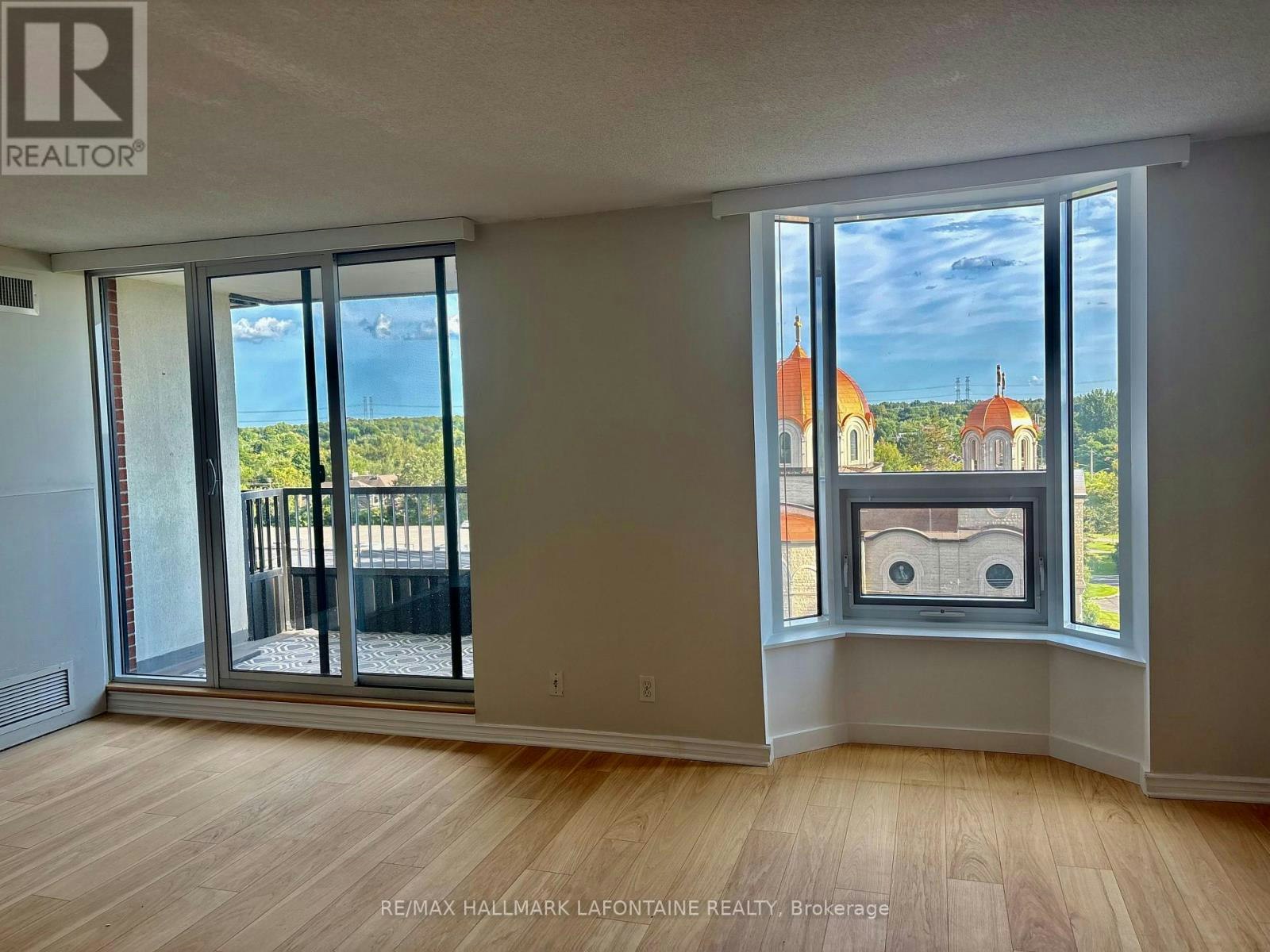 812-2951 Riverside Drive, Ottawa, ON, K1V 8W6 - 4
