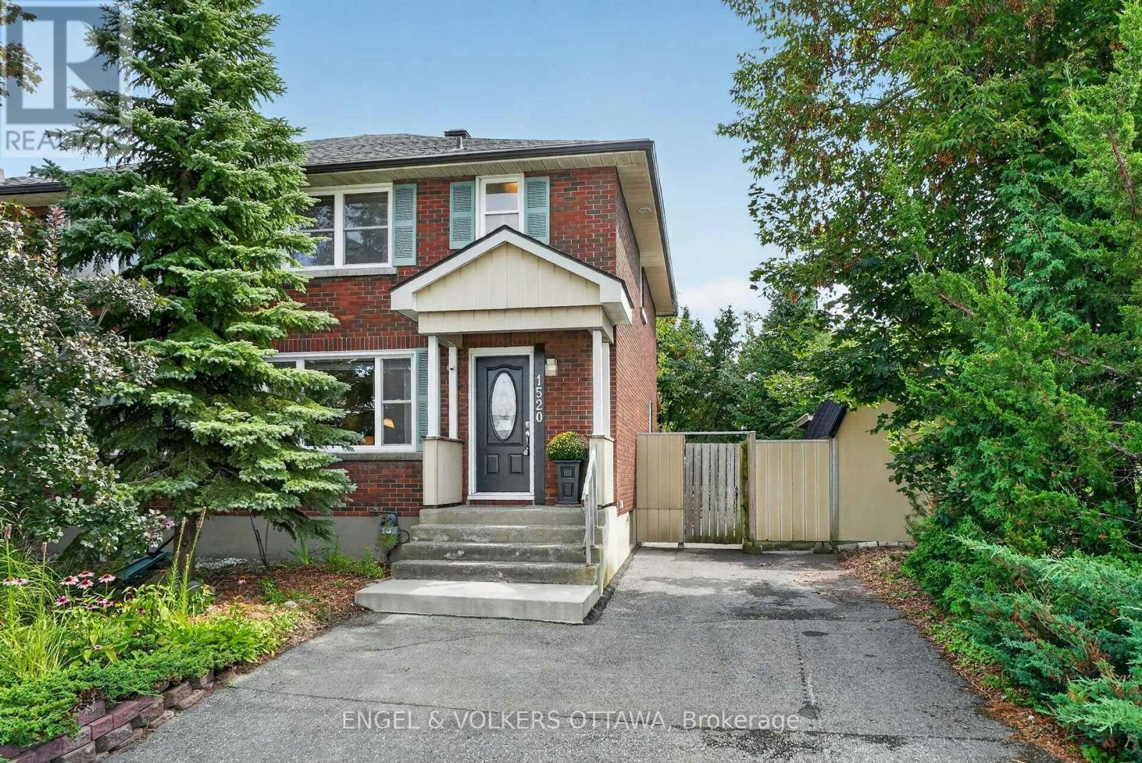 1520 Laperriere Avenue, Ottawa, ON, K1Z 7S9