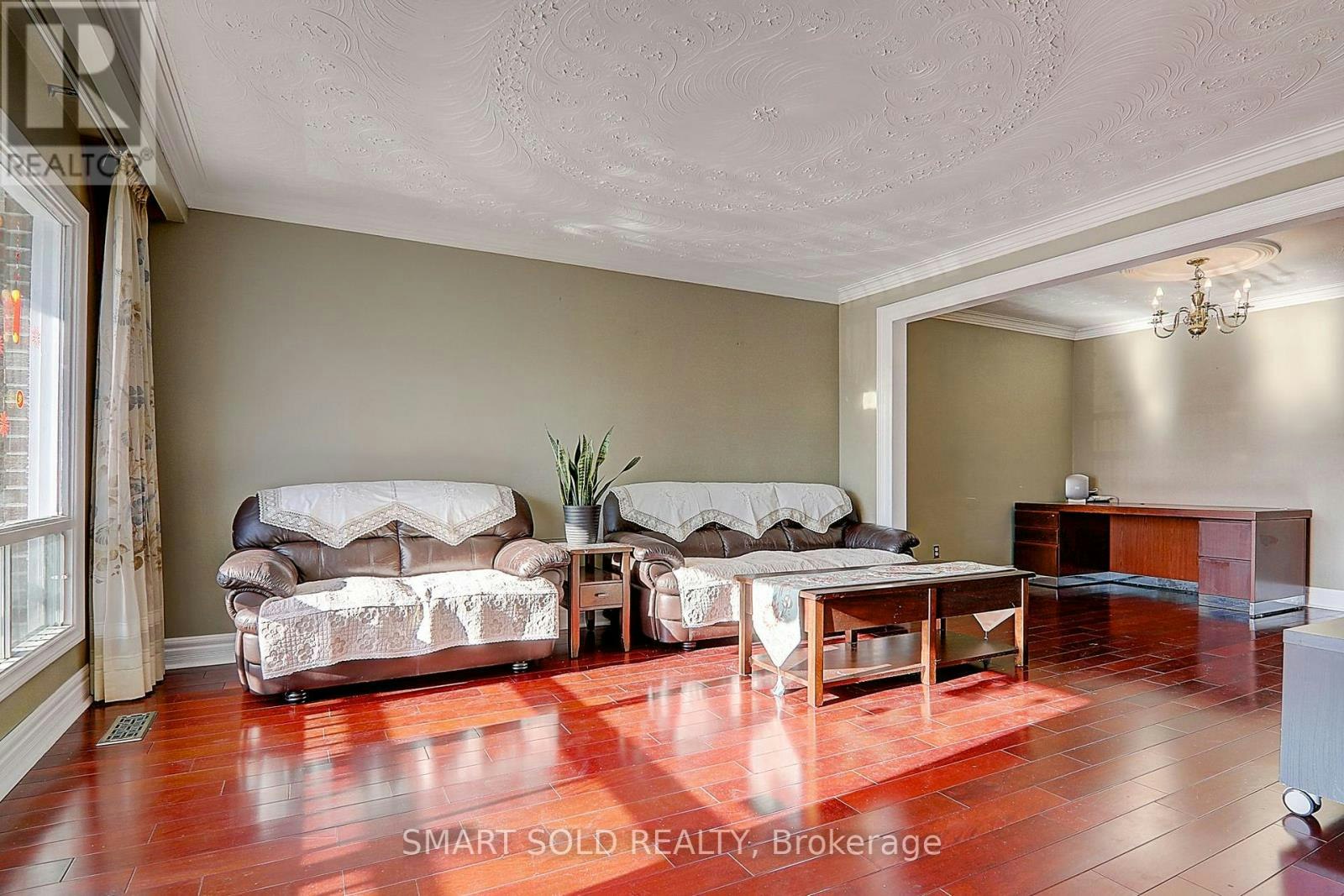 12 Glendinning Avenue, Toronto, ON, M1W 3G2 - 4