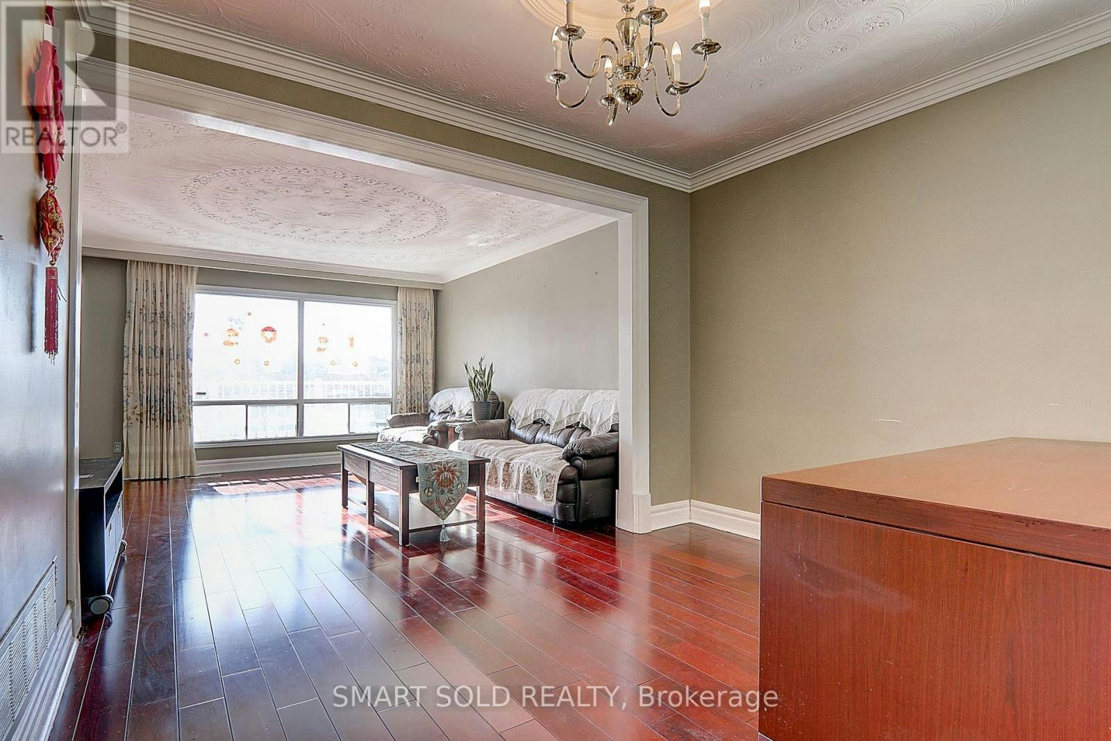 12 Glendinning Avenue, Toronto, ON, M1W 3G2 - 9