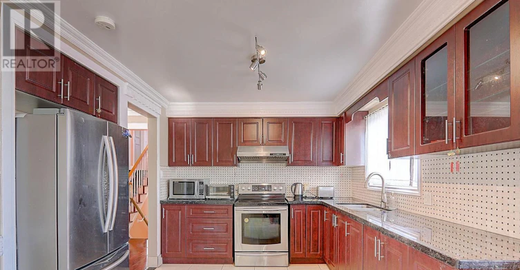 12 Glendinning Avenue, Toronto, ON, M1W 3G2 - 11