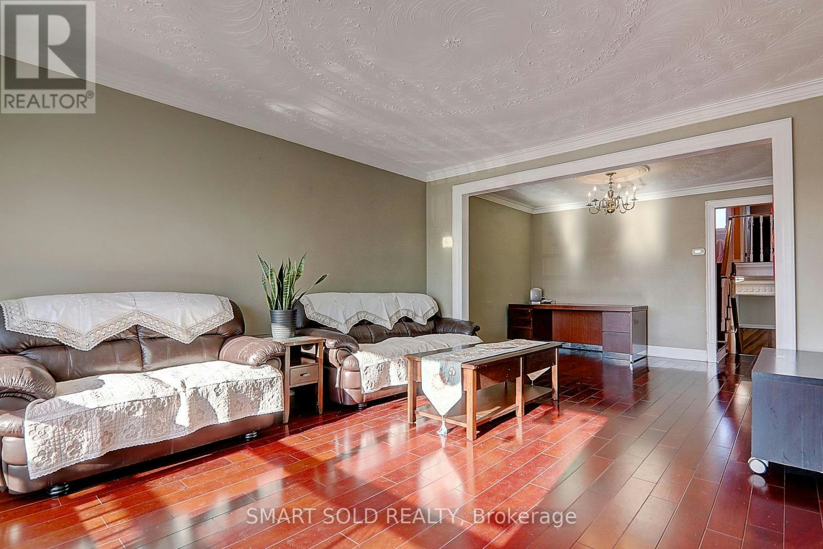 12 Glendinning Avenue, Toronto, ON, M1W 3G2 - 5