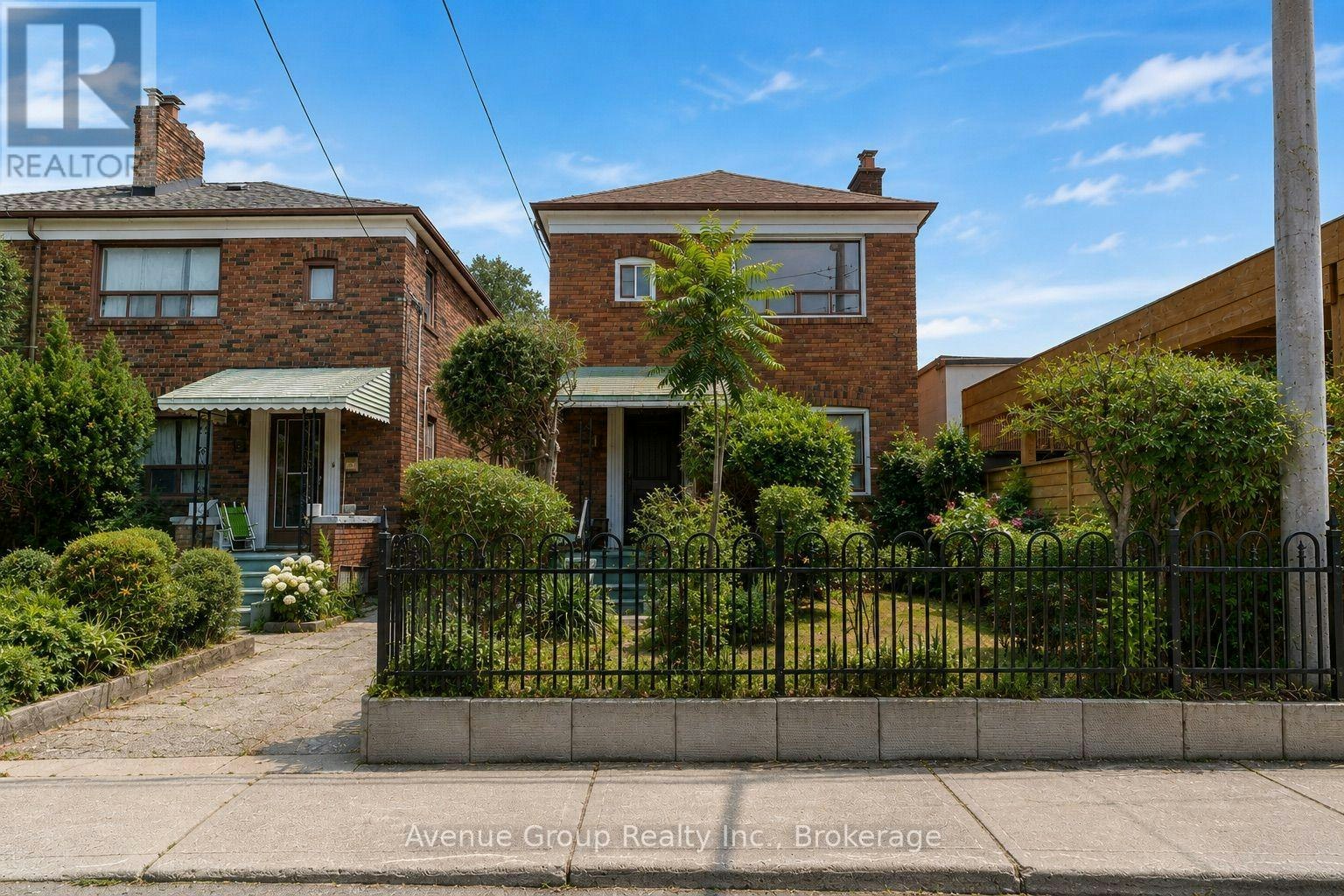 1 Warland Avenue, Toronto, ON, M4J 3E8