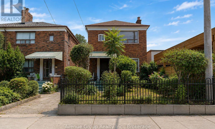 1 Warland Avenue
