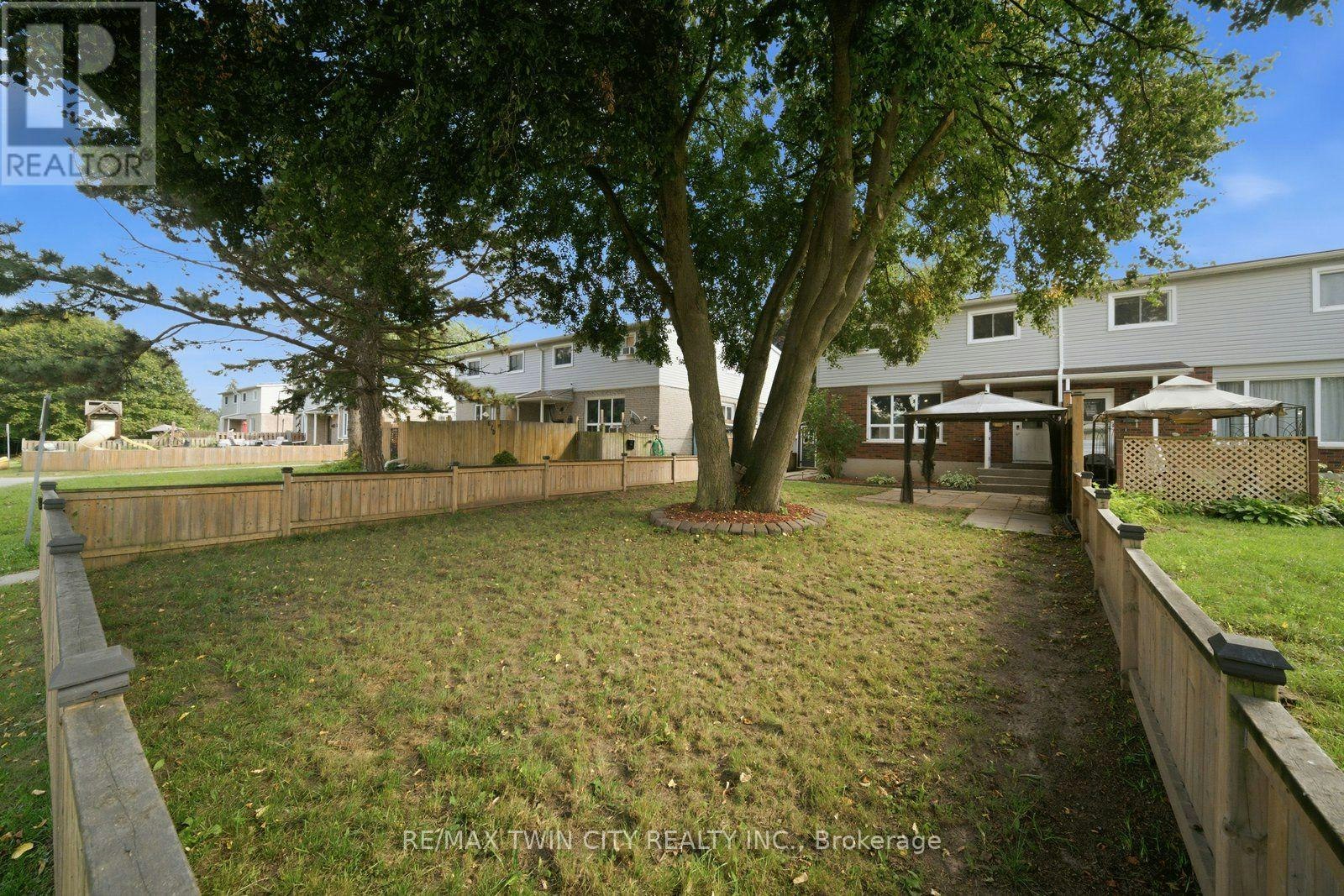 7-63 Metcalife, Unit C Metcalfe Crescent, Brantford, ON, N3R 2L7