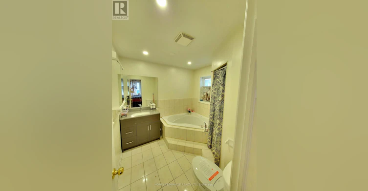 UPPER-6959 Tassel Crescent, Mississauga, ON, L5W 1G9 - 14