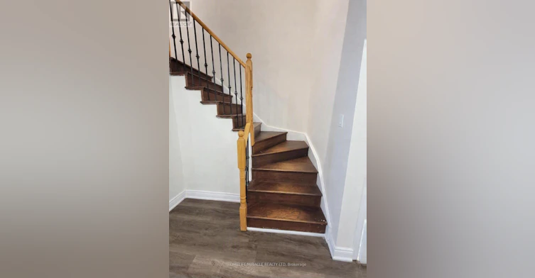 UPPER-6959 Tassel Crescent, Mississauga, ON, L5W 1G9 - 10