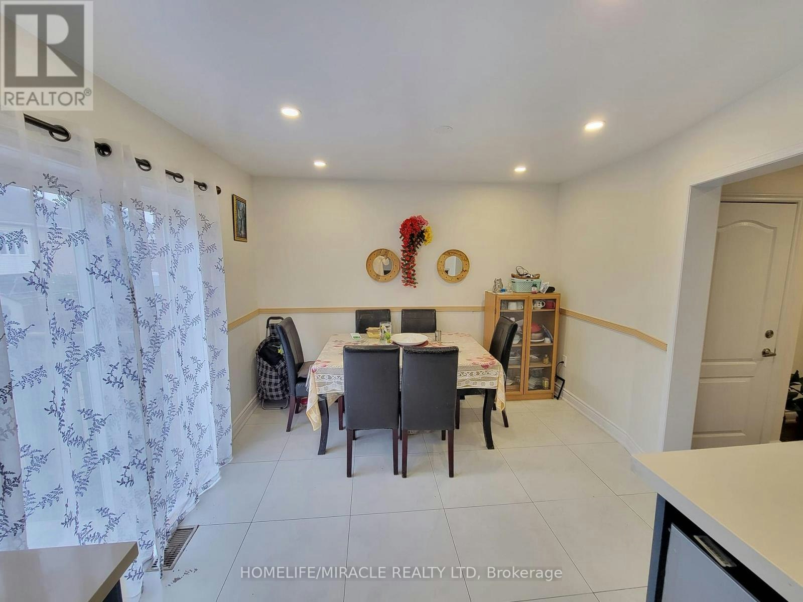 UPPER-6959 Tassel Crescent, Mississauga, ON, L5W 1G9 - 8