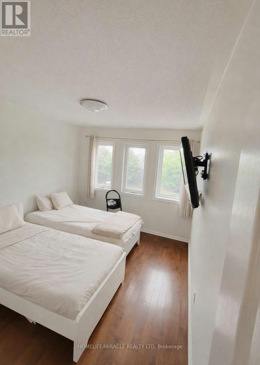 UPPER-6959 Tassel Crescent, Mississauga, ON, L5W 1G9 - 15