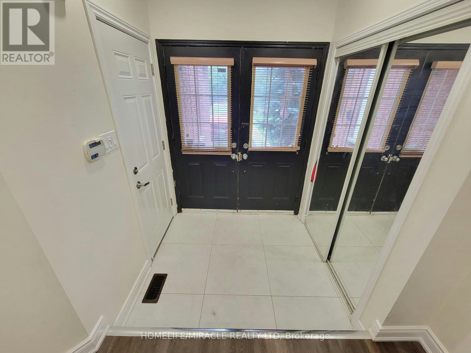 UPPER-6959 Tassel Crescent, Mississauga, ON, L5W 1G9 - 3