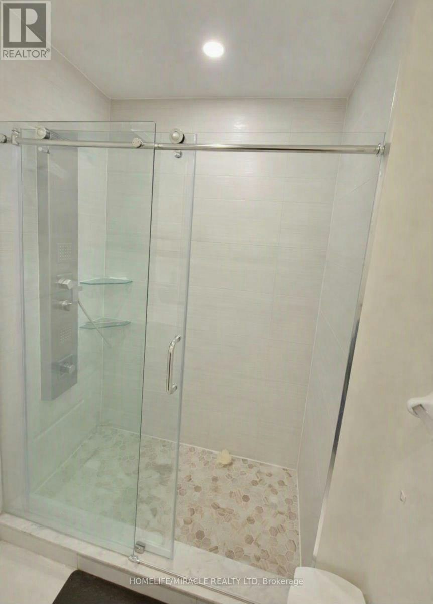 UPPER-6959 Tassel Crescent, Mississauga, ON, L5W 1G9 - 16