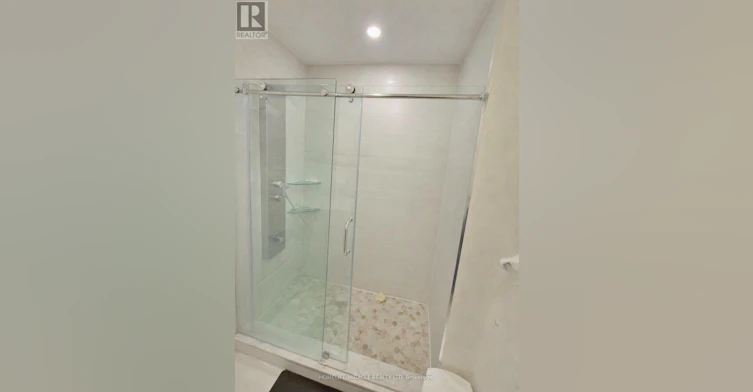 UPPER-6959 Tassel Crescent, Mississauga, ON, L5W 1G9 - 16