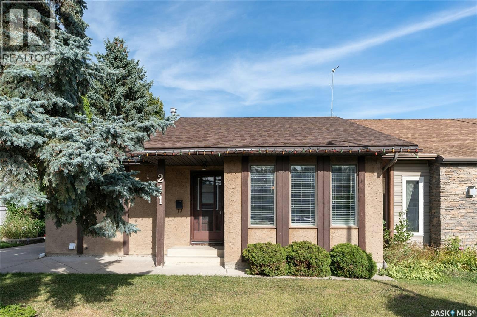 211 Delaronde Lane, Saskatoon, SK, S7J 3Z1
