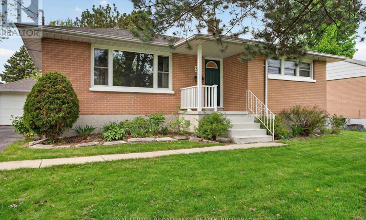 32 Lennox Street