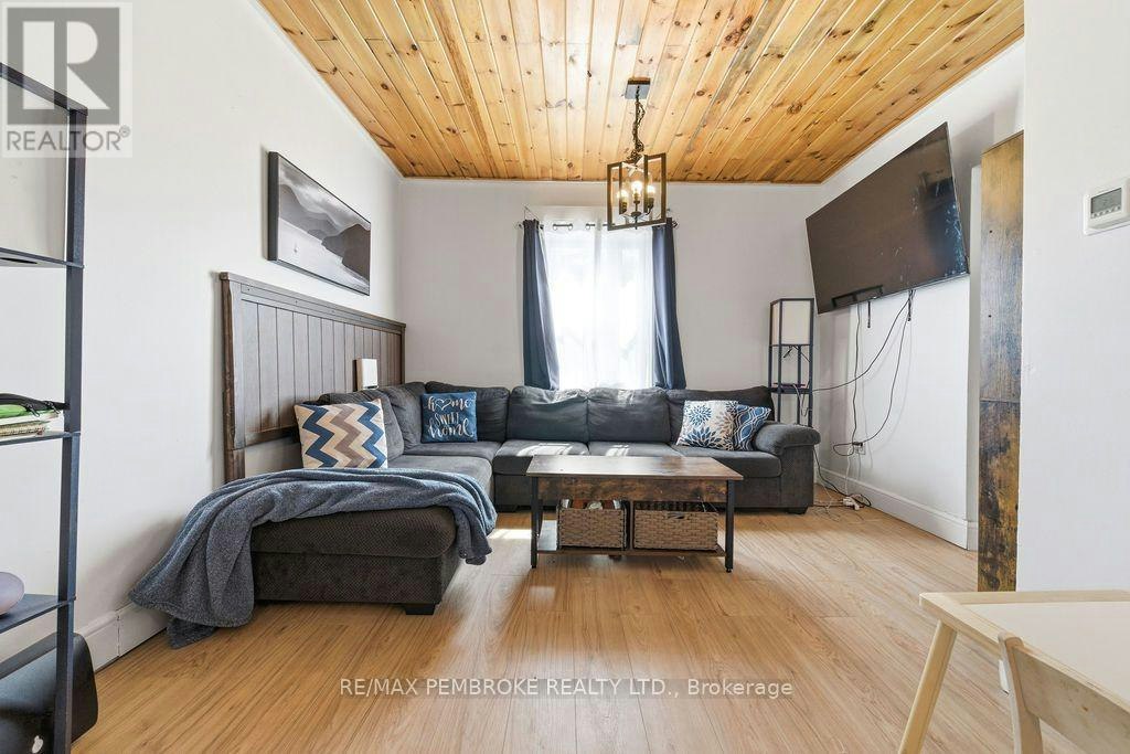 503 Miller Street, Pembroke, ON, K8A 5Z7 - 7