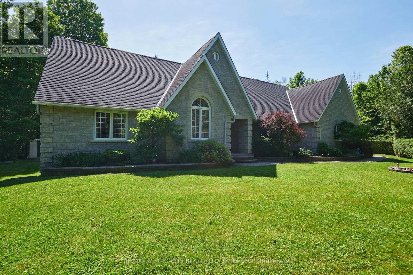 2069 132 Highway Highway, Admaston, ON, K7V 3Z7