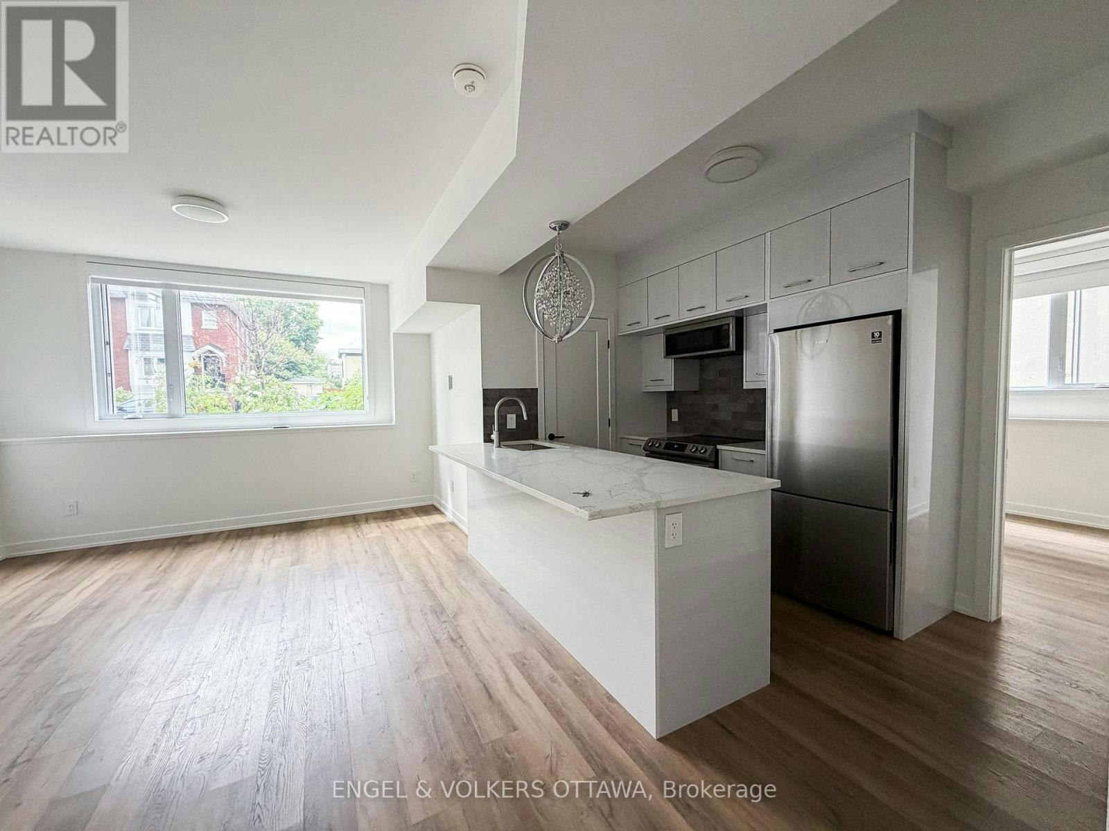 123 Marlborough Avenue, Ottawa, ON, K1N 8G1 - 3
