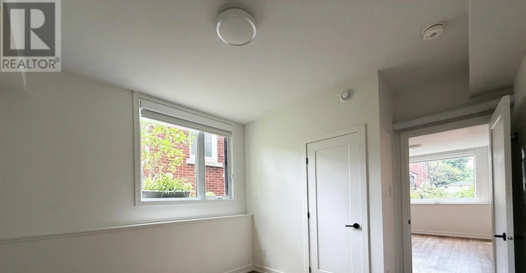123 Marlborough Avenue, Ottawa, ON, K1N 8G1 - 8