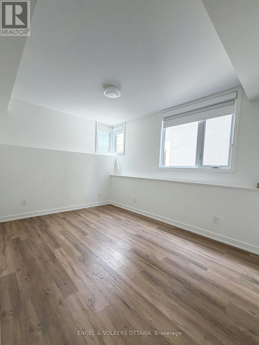 123 Marlborough Avenue, Ottawa, ON, K1N 8G1 - 11