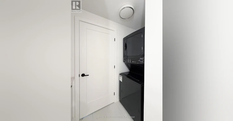123 Marlborough Avenue, Ottawa, ON, K1N 8G1 - 9