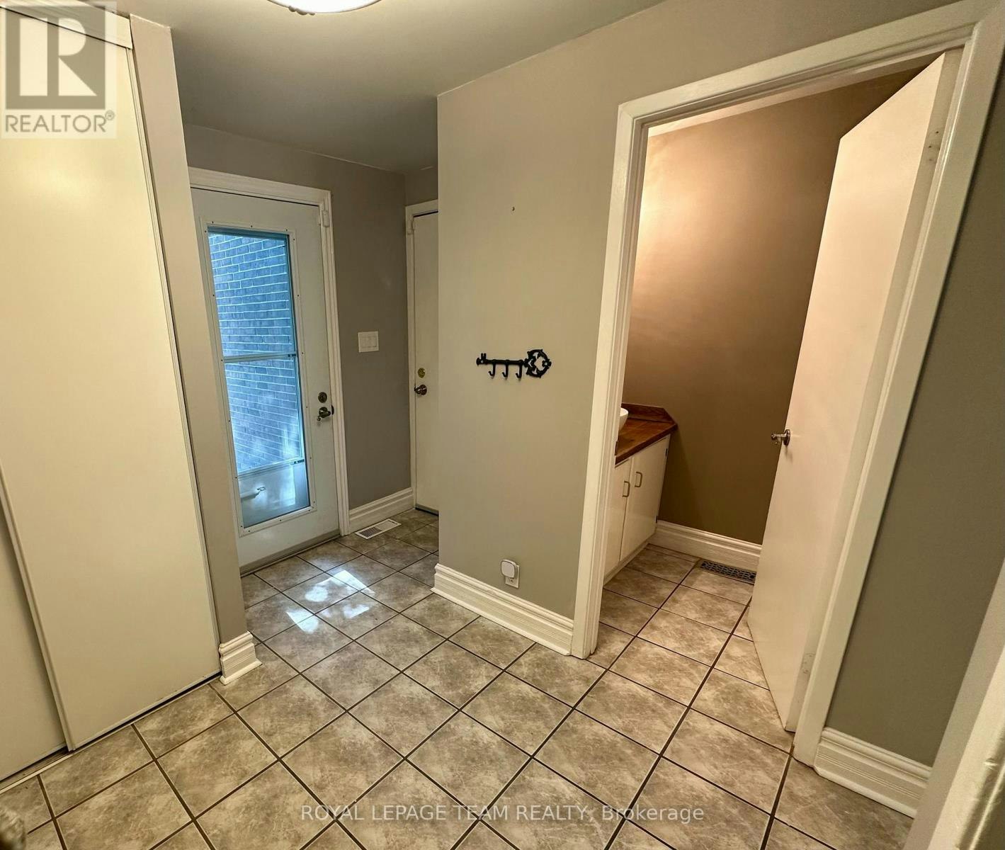 87 Glen Park Drive, Ottawa, ON, K1B 3Z1 - 3