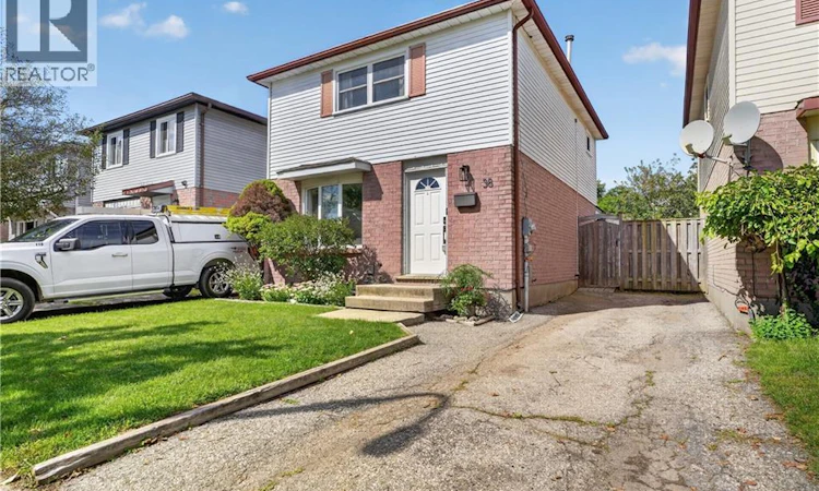 38 Meadow Woods Crescent