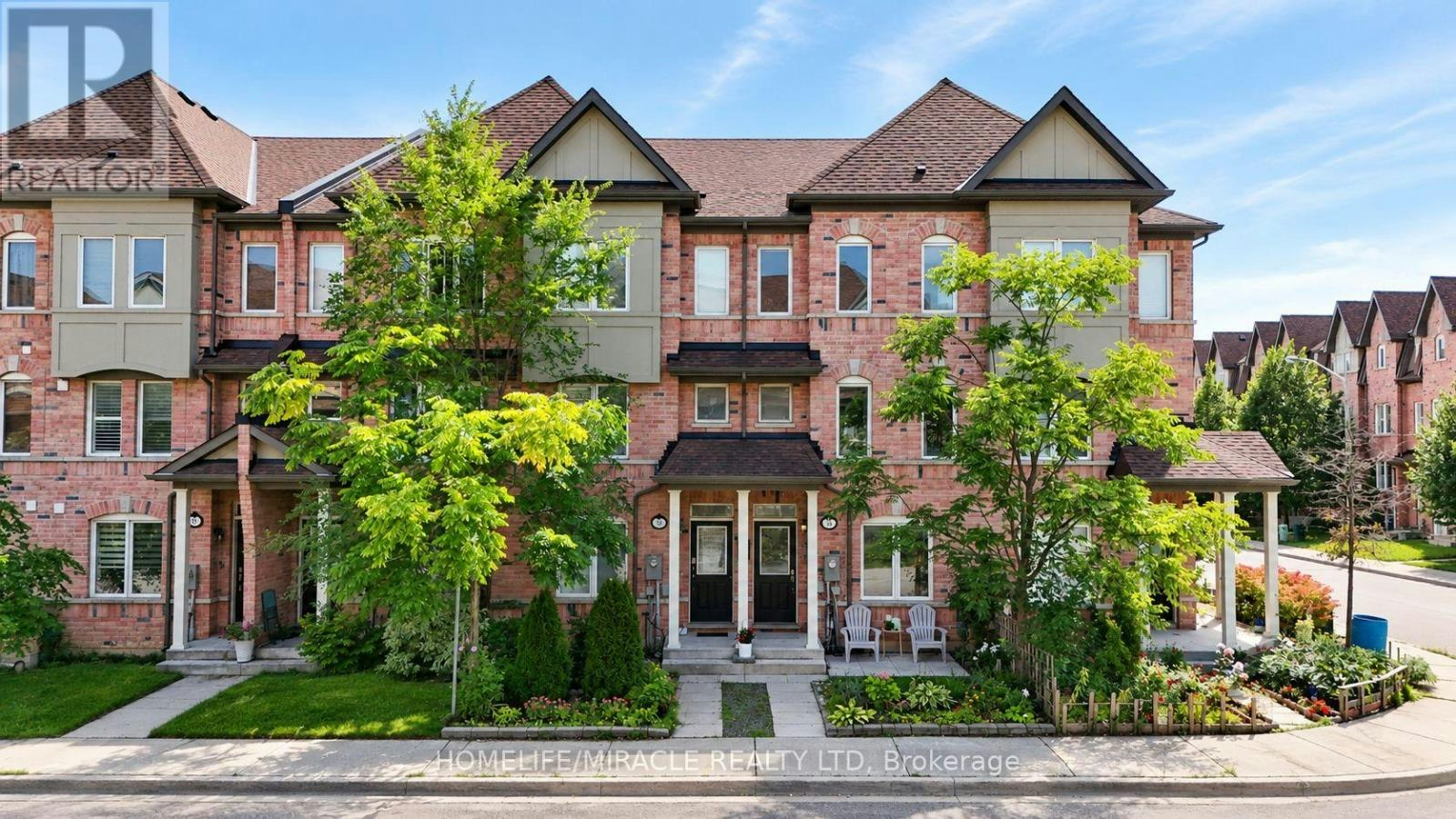 3 De Jong Street, Toronto, ON, M1P 0C1