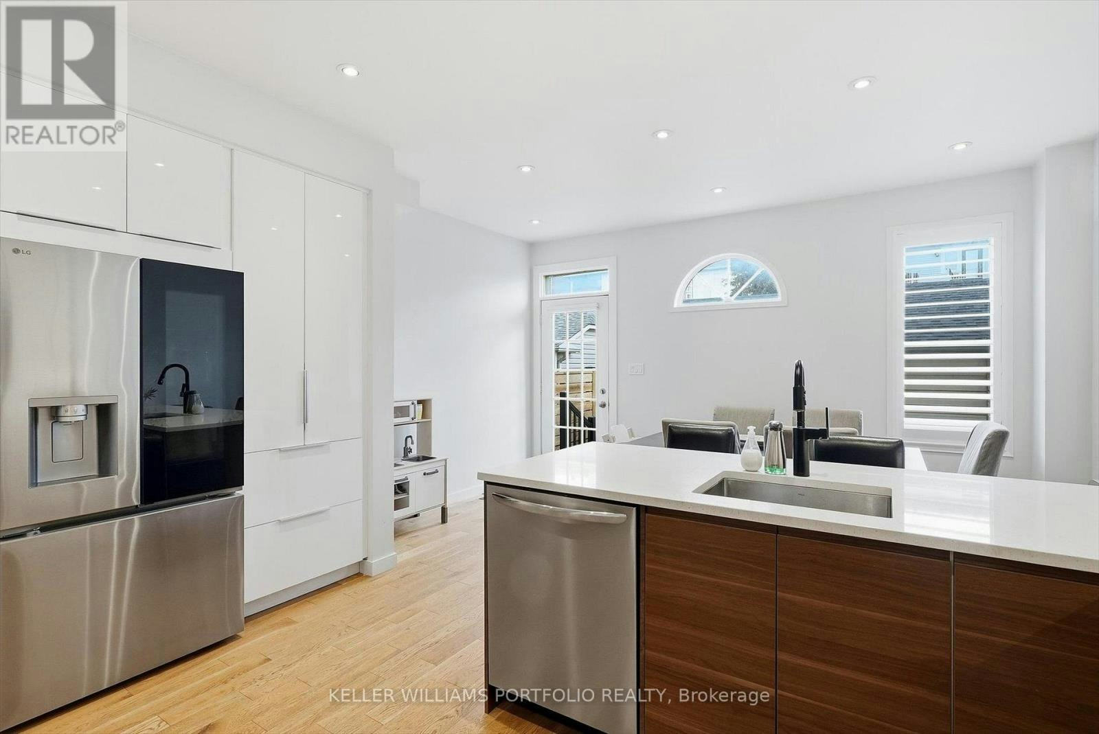 80 Crossovers Street, Toronto, ON, M4E 3X4 - 16