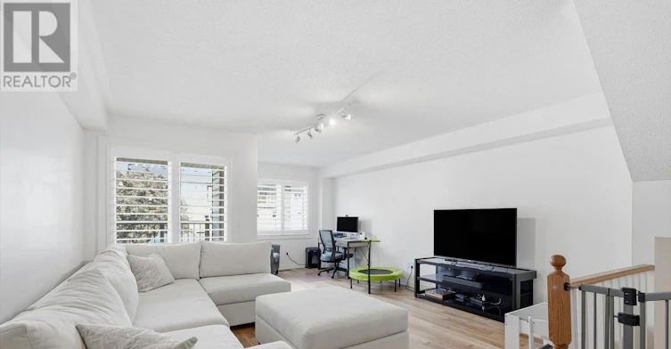 80 Crossovers Street, Toronto, ON, M4E 3X4 - 11