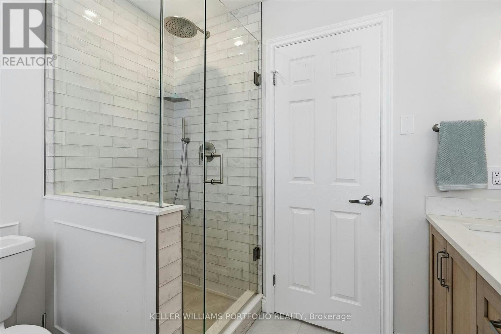 80 Crossovers Street, Toronto, ON, M4E 3X4 - 26