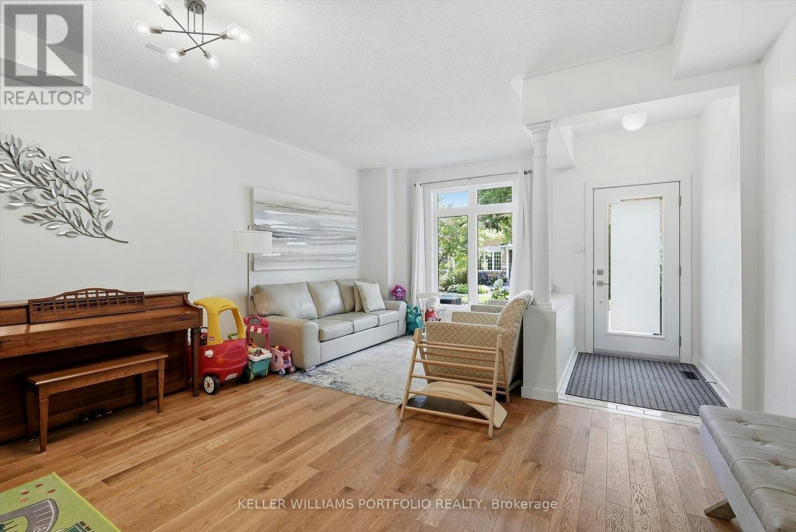 80 Crossovers Street, Toronto, ON, M4E 3X4 - 8