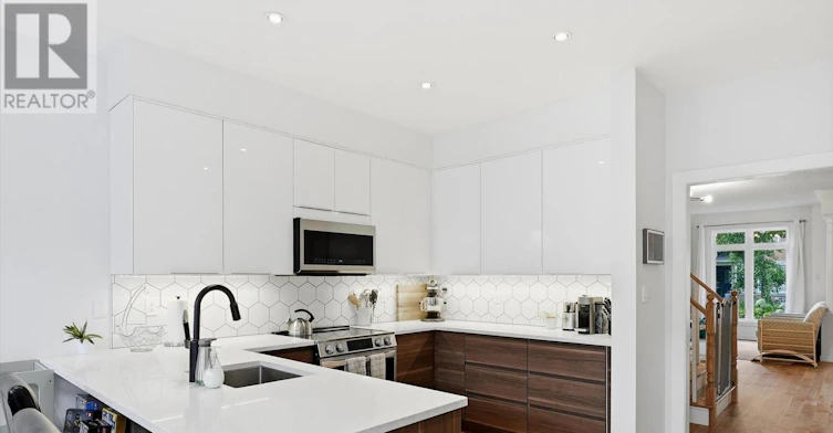 80 Crossovers Street, Toronto, ON, M4E 3X4 - 17