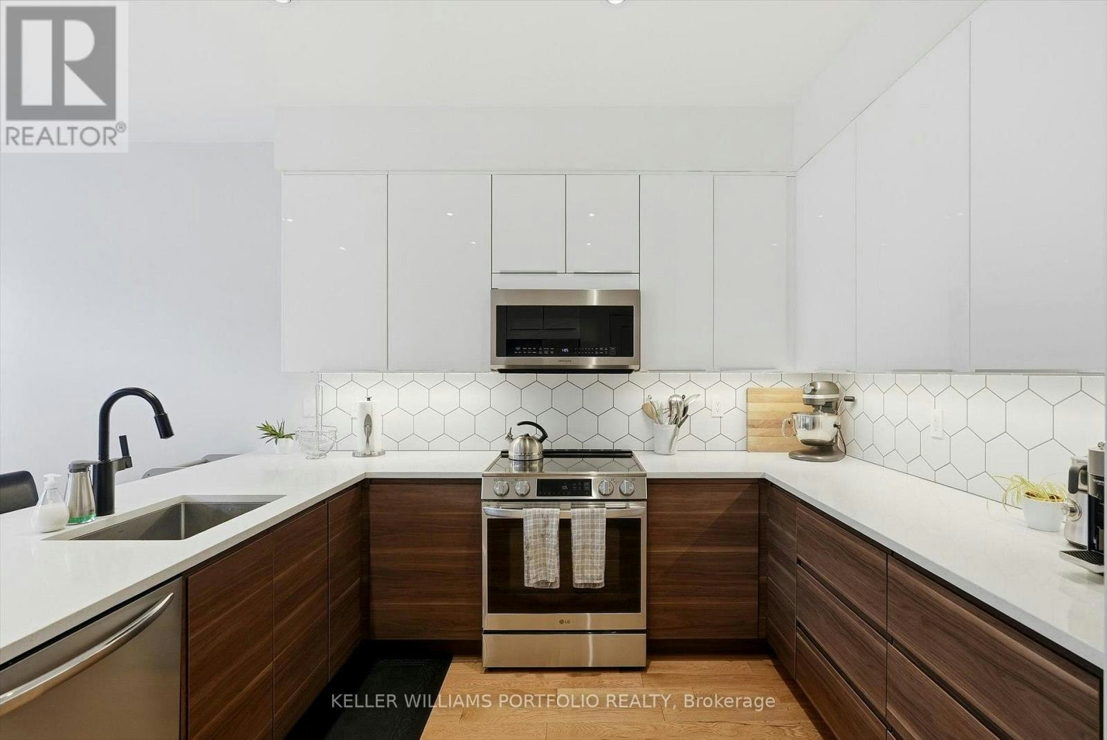 80 Crossovers Street, Toronto, ON, M4E 3X4 - 15