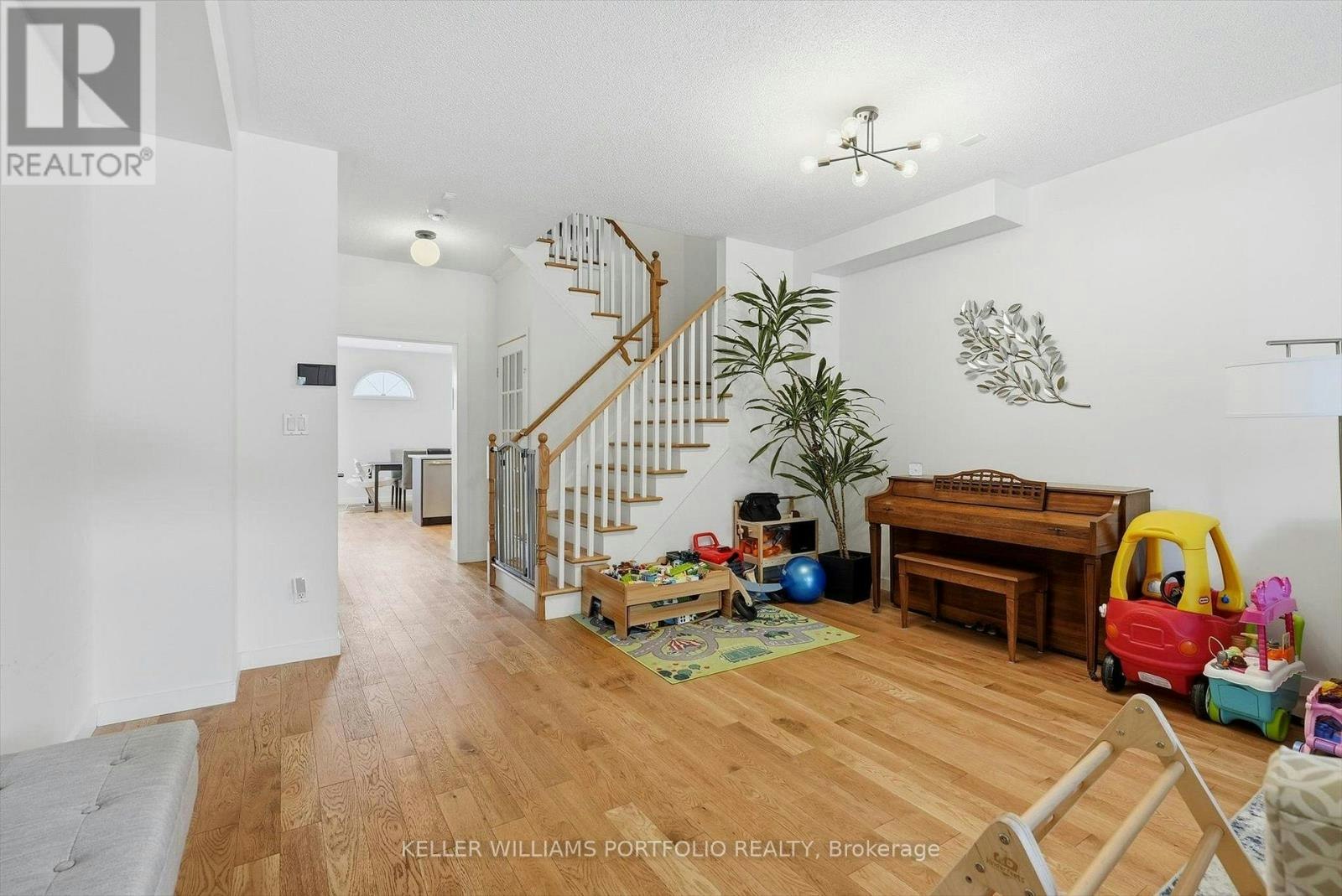 80 Crossovers Street, Toronto, ON, M4E 3X4 - 7