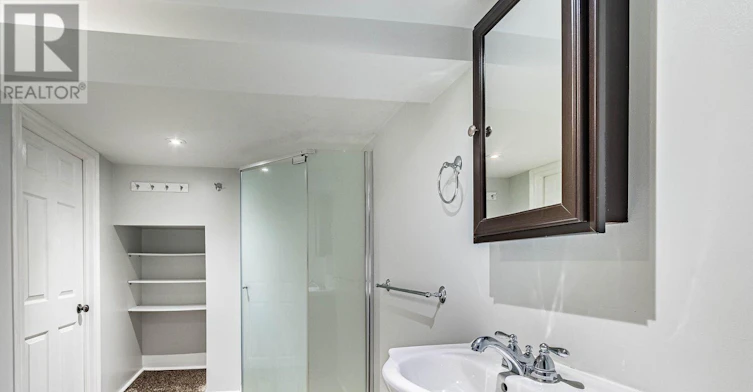 37 Seventeenth Street, Toronto, ON, M8V 3K2 - 42