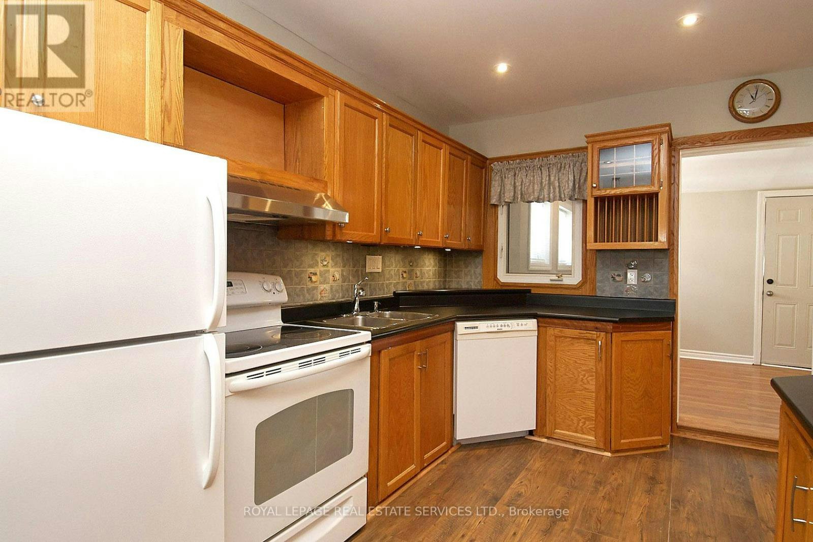 37 Seventeenth Street, Toronto, ON, M8V 3K2 - 13