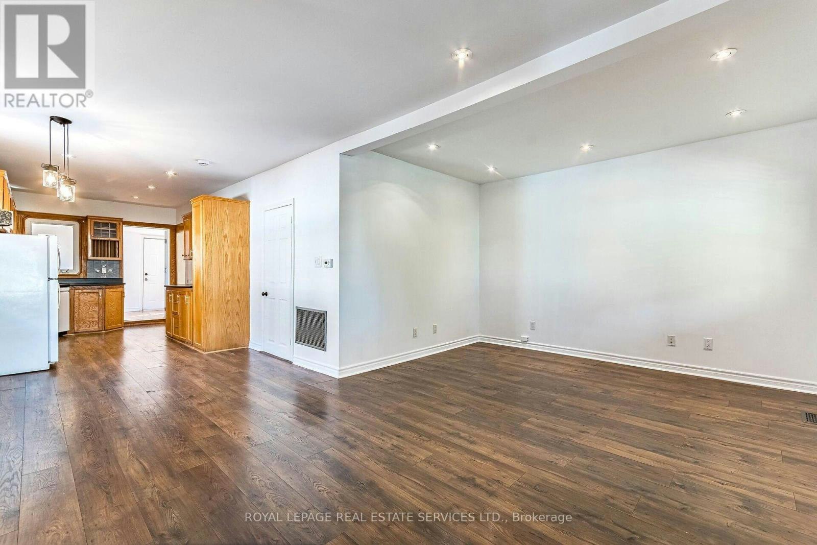 37 Seventeenth Street, Toronto, ON, M8V 3K2 - 8