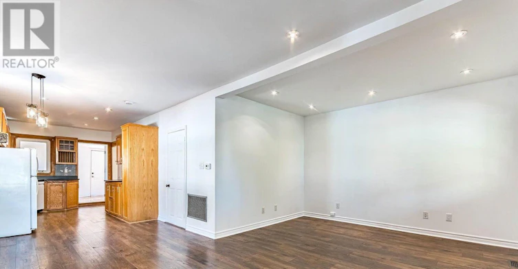 37 Seventeenth Street, Toronto, ON, M8V 3K2 - 8
