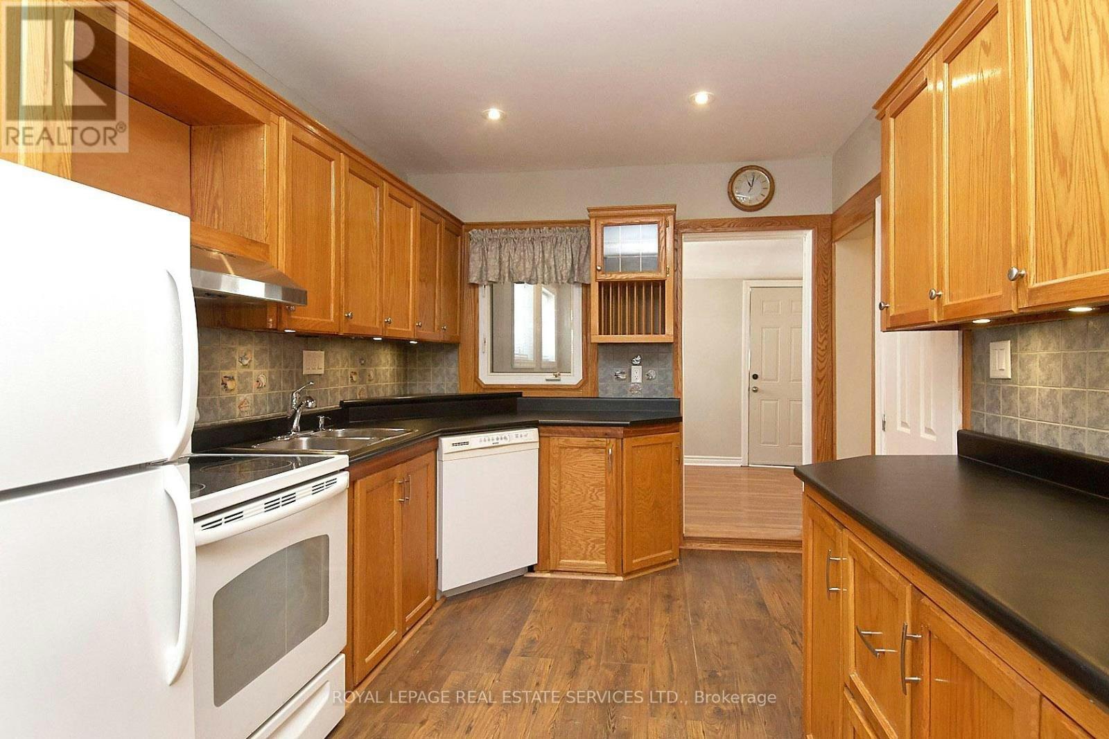 37 Seventeenth Street, Toronto, ON, M8V 3K2 - 12