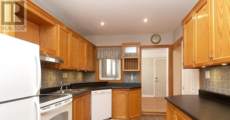 37 Seventeenth Street, Toronto, ON, M8V 3K2 - 12