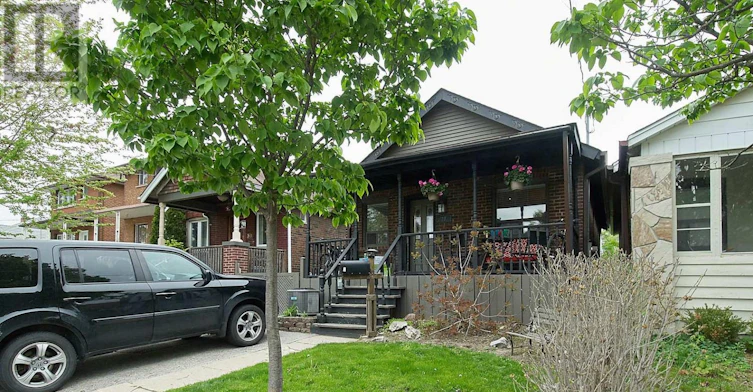 37 Seventeenth Street, Toronto, ON, M8V 3K2