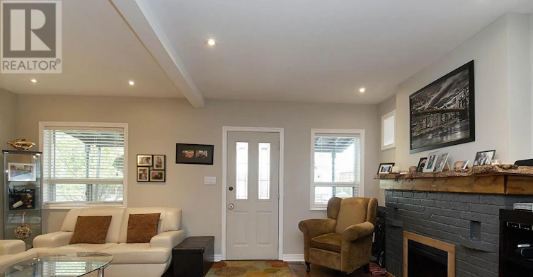 37 Seventeenth Street, Toronto, ON, M8V 3K2 - 8