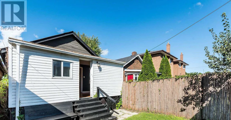 37 Seventeenth Street, Toronto, ON, M8V 3K2 - 44