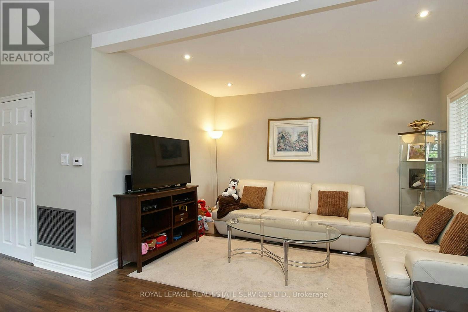 37 Seventeenth Street, Toronto, ON, M8V 3K2 - 7