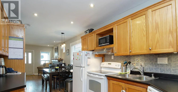 37 Seventeenth Street, Toronto, ON, M8V 3K2 - 14